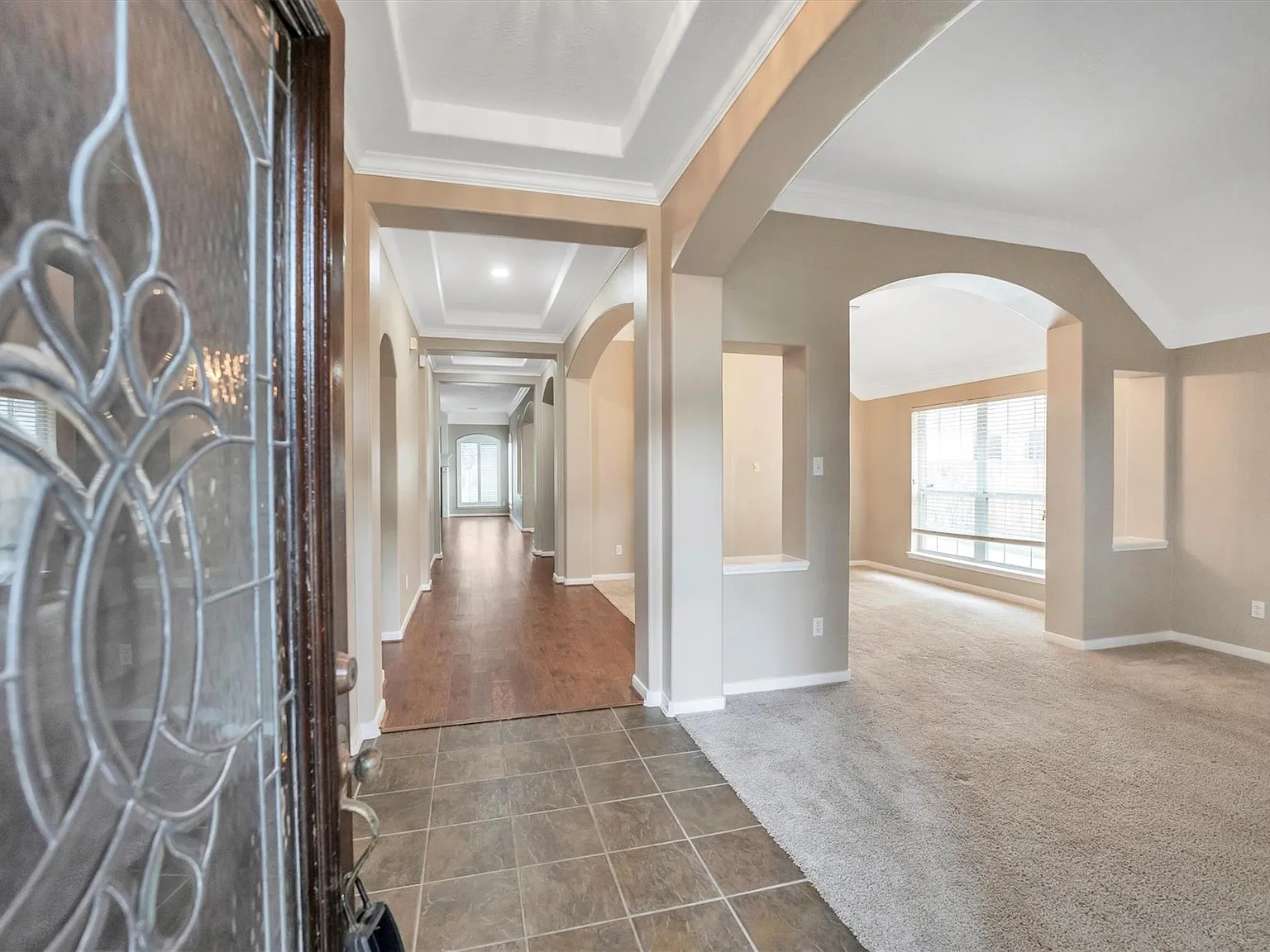 3 bed, 2.0 bath, 3134 sqft, $3,200 — Photo 3