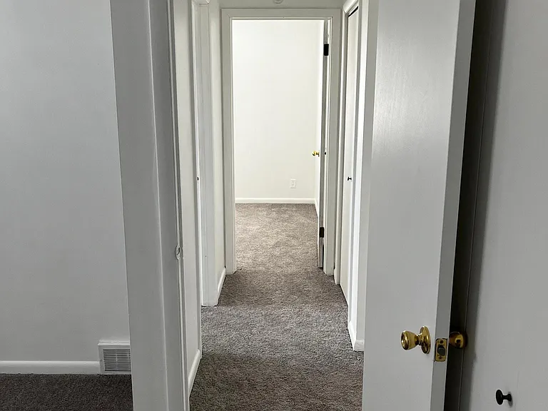 2111 Avalon Cir #2111 — Photo 11