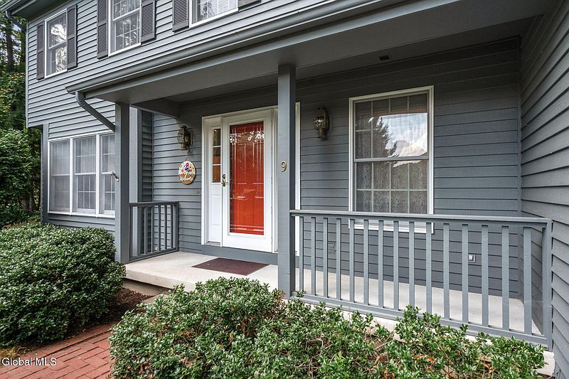 3rd image of 9 Newport Drive