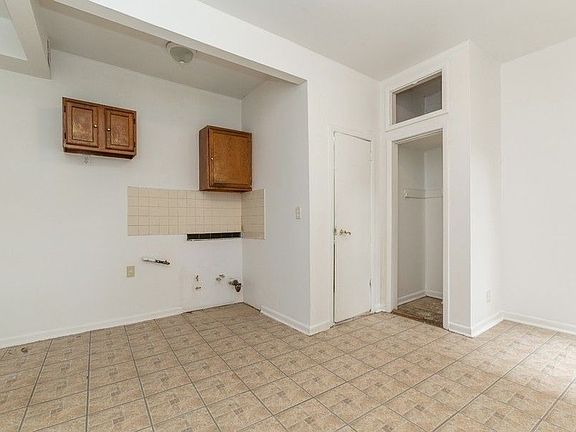 4th image of 424 E 115th St #2C