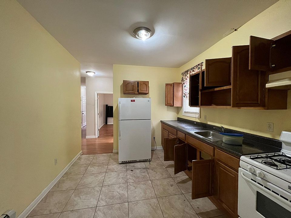 1st image of 62 Stockman Pl Floor 2