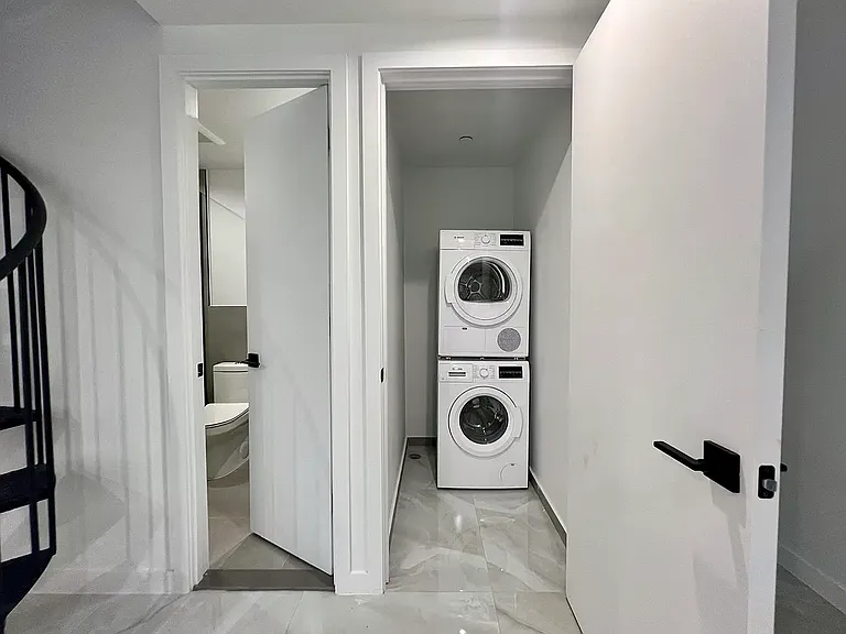27-10 Crescent St #1F — Photo 13