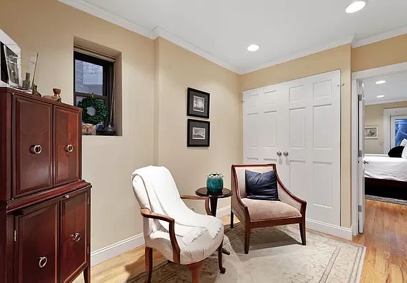 4th image of 434 E 58th St #1CD