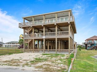 115 Ocean Shores Dr, Crystal Beach, TX 77650
