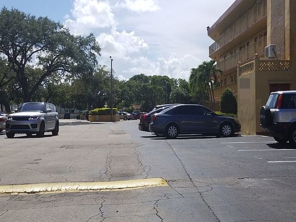 4th image of 443 NE 195th St APT 243