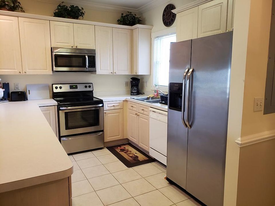 1st image of 4805 Luster Leaf Cir APT 205