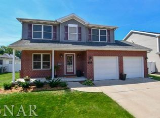 1021 E Washington St, Bloomington, IL 61701