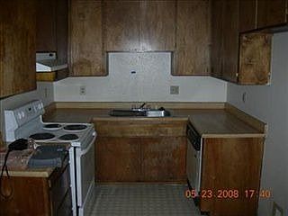 2nd image of 5000 Clover Glen Way