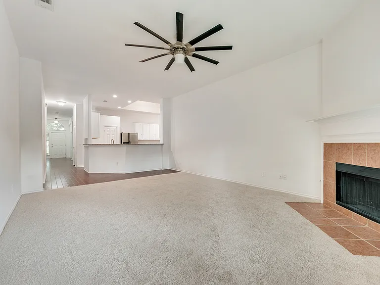 608 Regency Trl — Photo 20