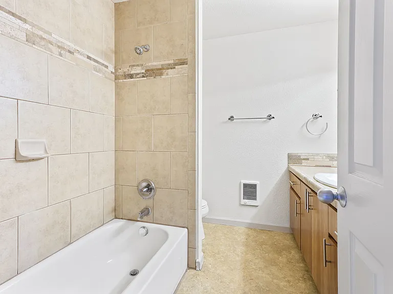 8950 N Kellogg St #15 — Photo 18