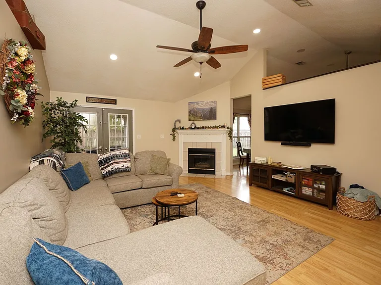 704 Becky Thatcher Ct — Photo 12
