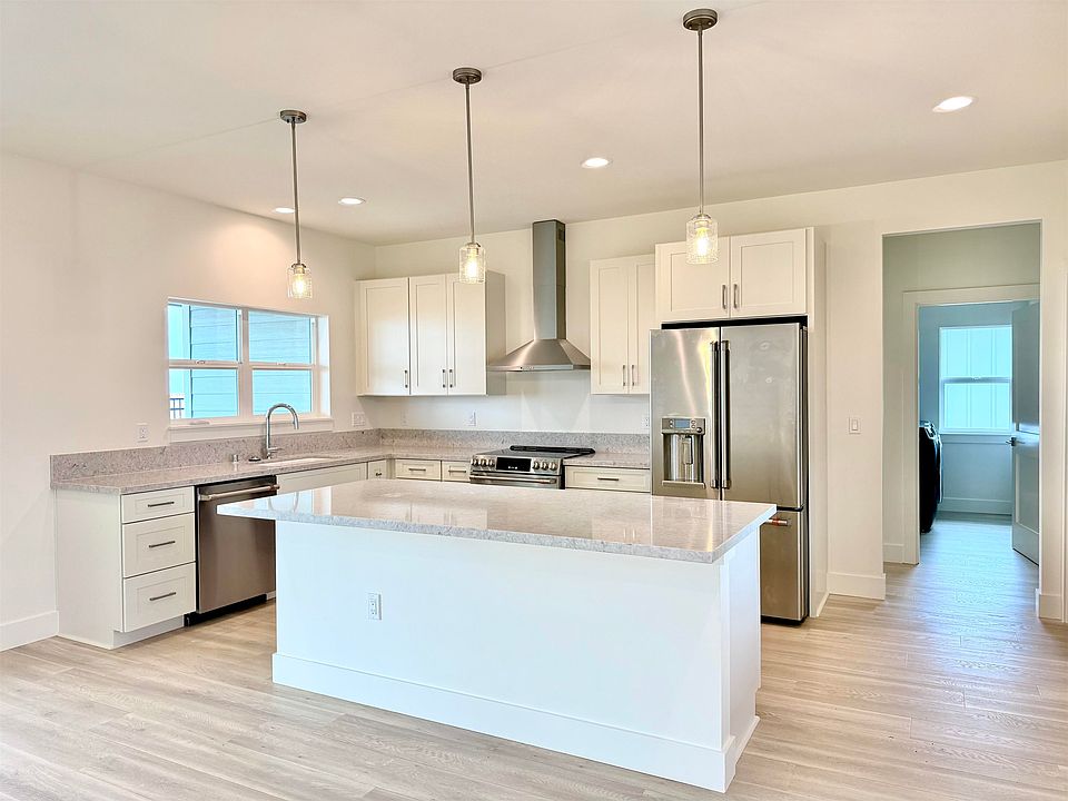 1st image of 167 Maiaku St #166