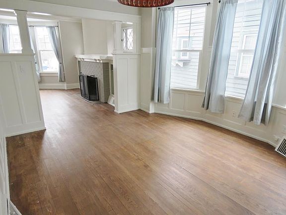4th image of 1814 E Kenwood Blvd