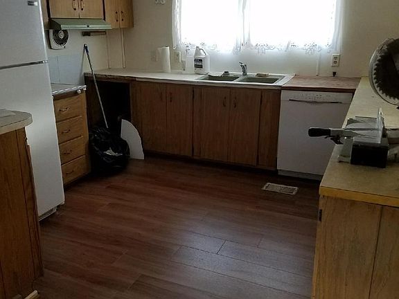 4th image of 1155 SE Pro Mall Blvd Trlr 305