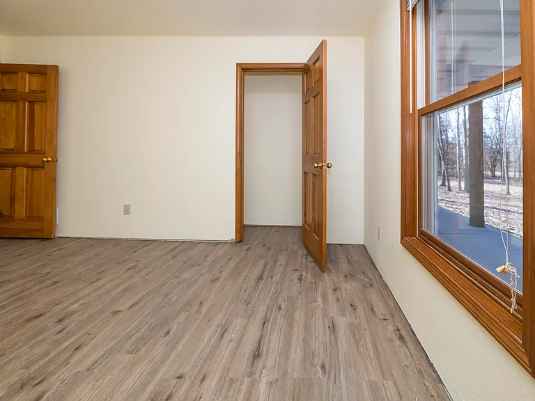 7900 E Saint Charles Rd — Photo 11