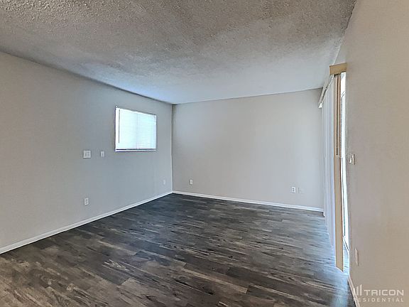 3rd image of 17820 N 50th Ave