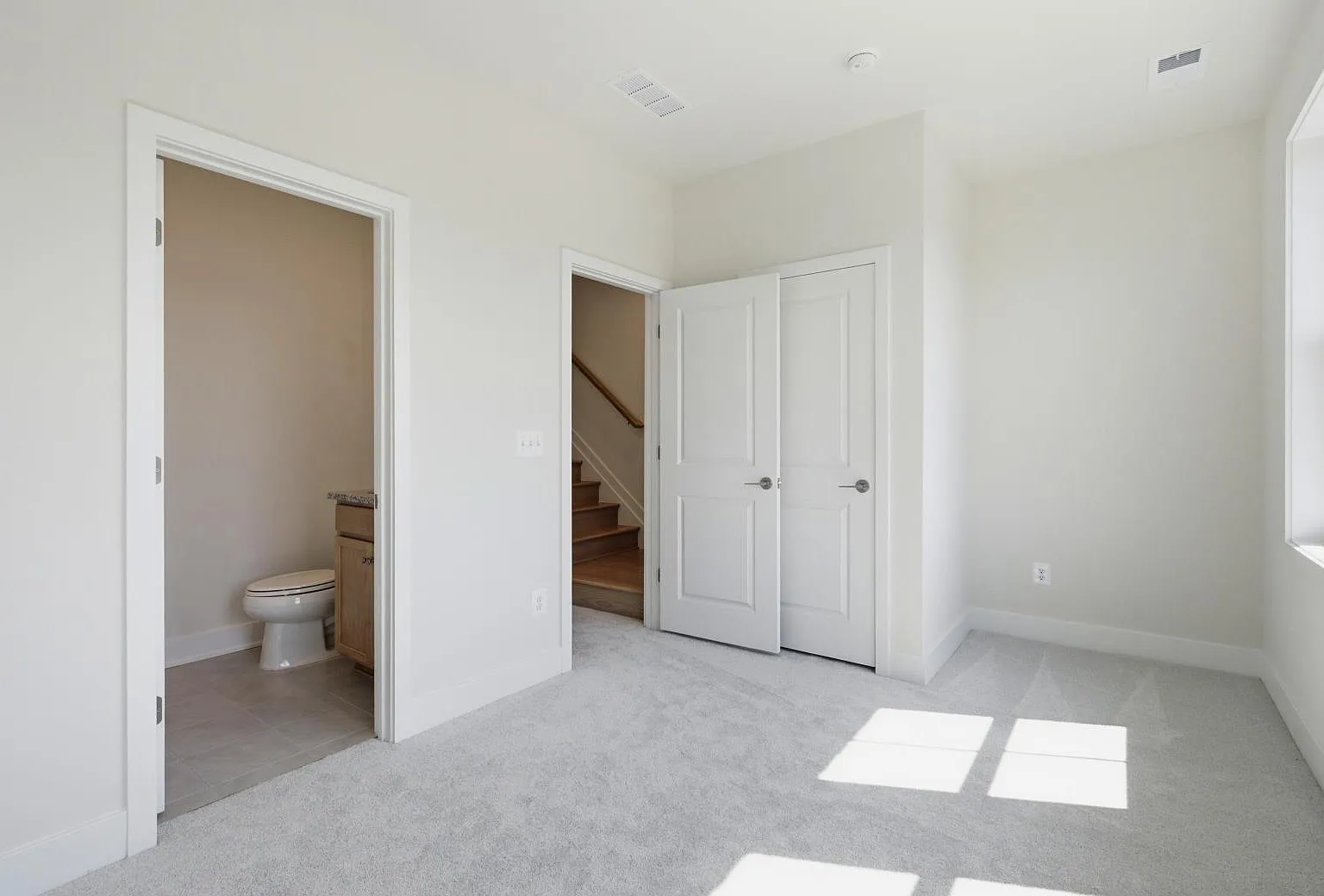River Birch Rd, Herndon — Photo 2