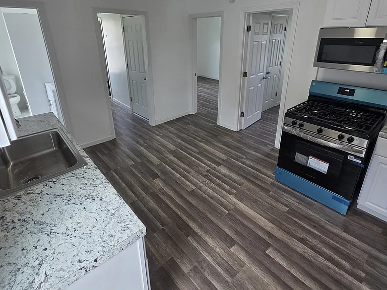 15 Walnut St — Photo 12