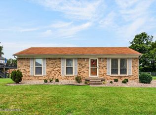 4703 Tivis Ct, Louisville, KY 40218