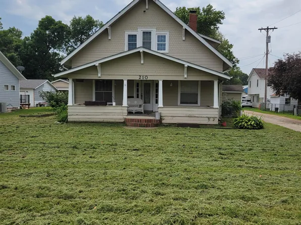 210 S Walnut St, Ogden, KS 66517