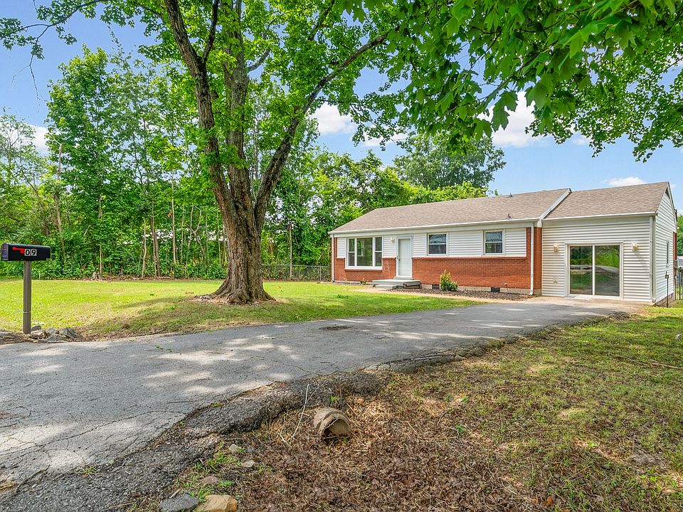 1st image of 9 Lealand Dr