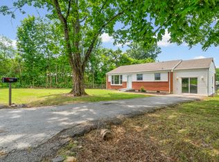 9 Lealand Dr, Clarksville, TN 37042