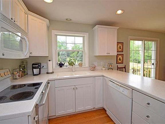 5th image of 7224 Lakehill Dr