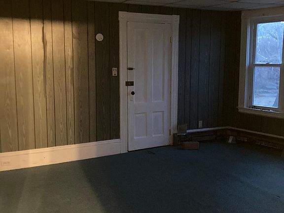 3rd image of 69 Parker St