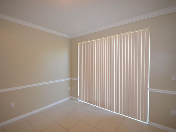 5th image of 7722 N Southwood Cir