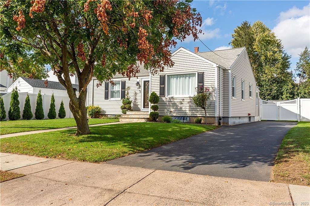 84 Freeman St, Hartford, CT 06114 Zillow