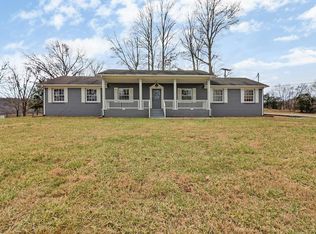 423 S Main St, Byrdstown, TN 38549