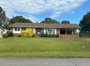 1902 Caples Dr, Florence, AL 35630