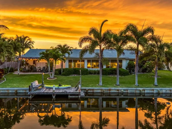 422 Saint Lucia Ct, Satellite Beach, FL 32937