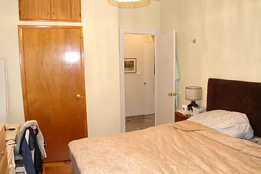 Rented by Metropolitan Brokers Inc.