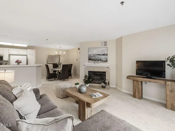 697 Sutton Crest Trl Unit 302, Oak Park, CA 91377