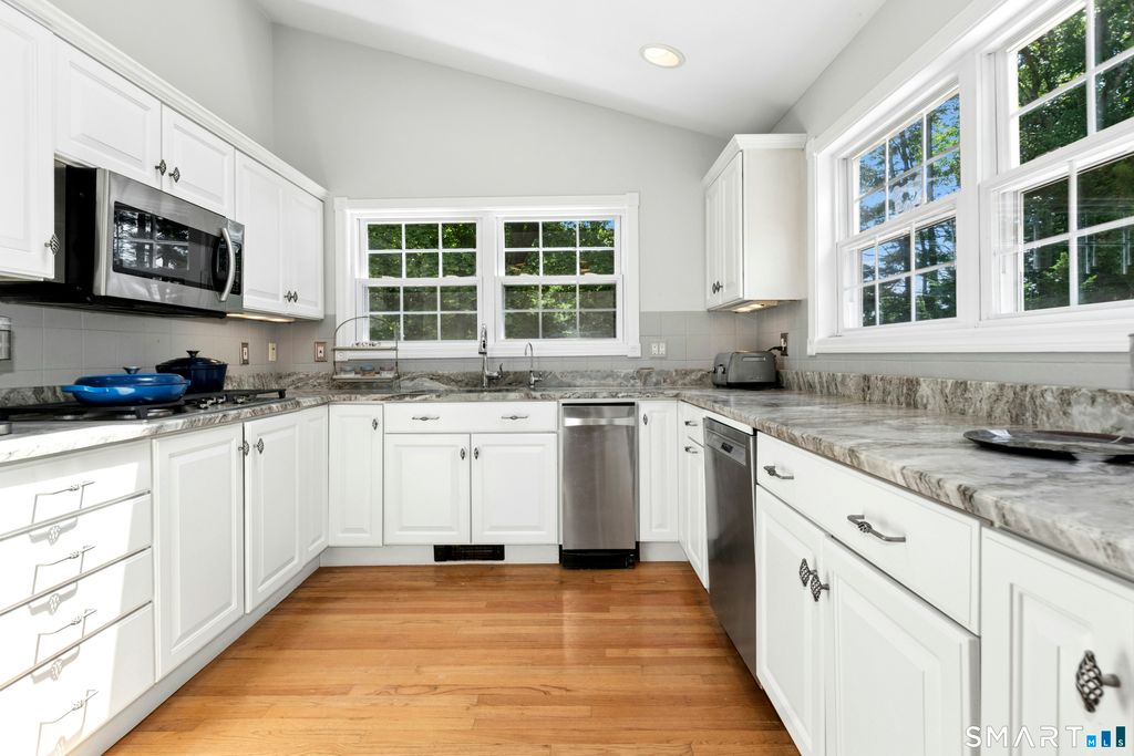 25 Olmstead Lane, Ridgefield, CT - More