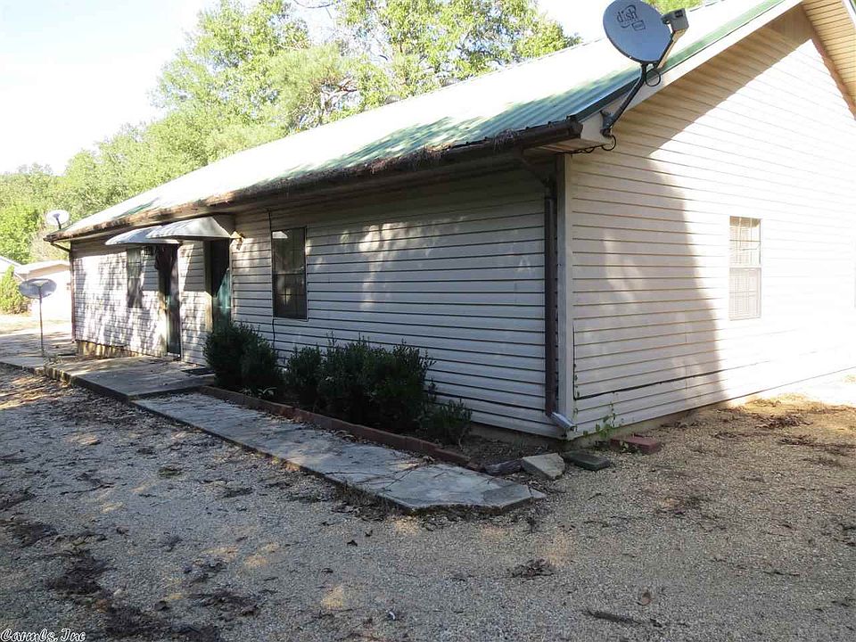 2nd image of 225 Smith Rd