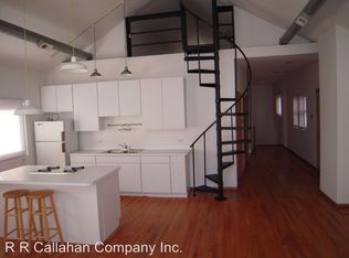 706 W 17th St FRNT 2, Chicago, IL 60616