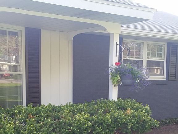 2nd image of 220 Ferris Ave
