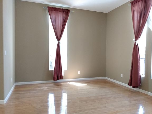 2nd floor living room