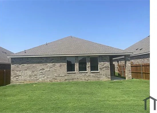 4 bed, 2000 sqft, $3,000 — Photo 2