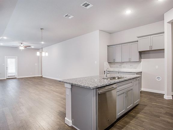 4th image of 12372 Iveson Dr