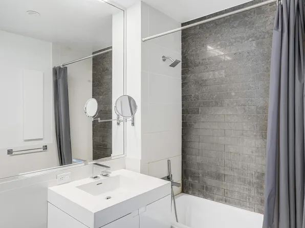 388 Bridge Street image 9 of 33