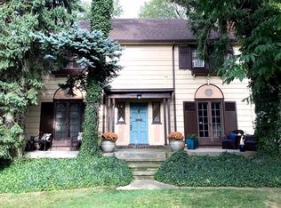 2333 S Overlook Rd, Cleveland, OH