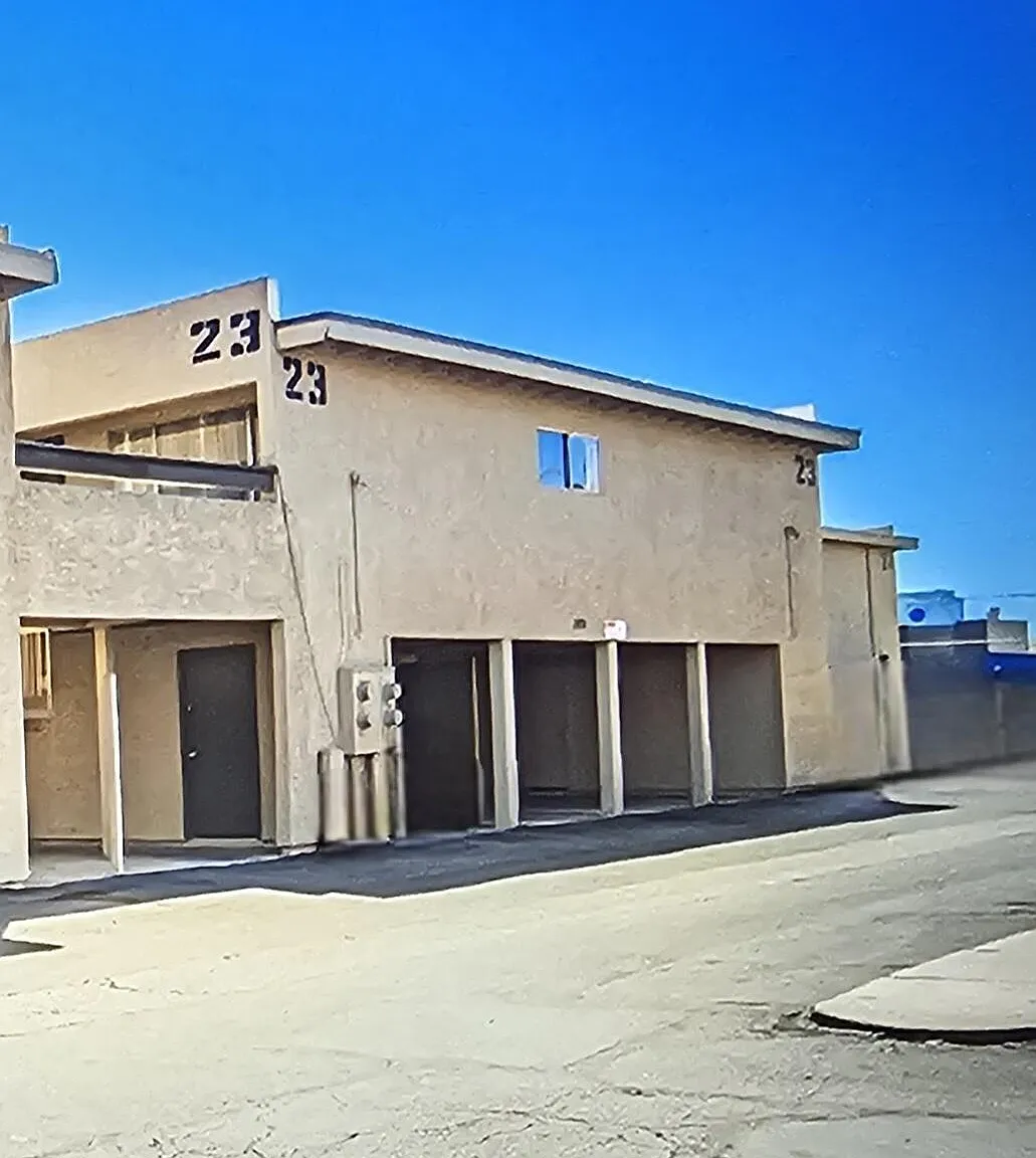 3 bed, 2.0 bath, 957 sqft, $1,700 — Photo 2