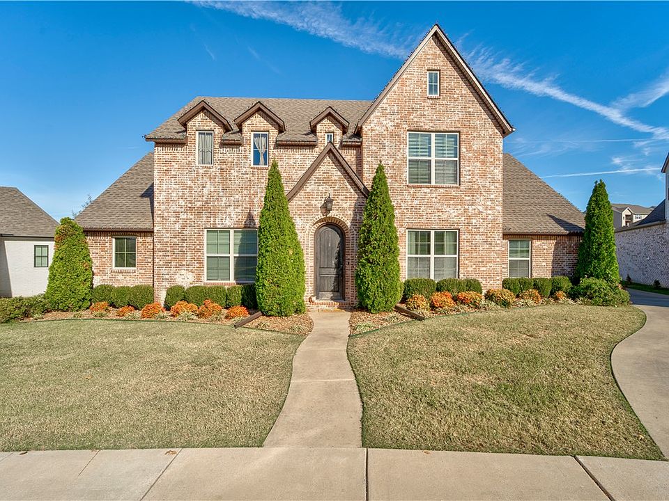 1st image of 381 N Ainsley Loop