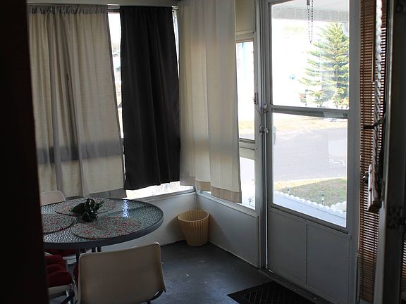5th image of 22 Fleetwood Ave #22
