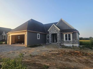 1607 Sauk Trl, Waukesha, WI 53189