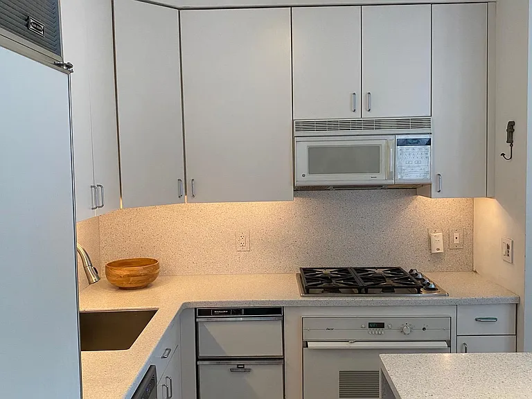 719 S 8th St — Photo 8