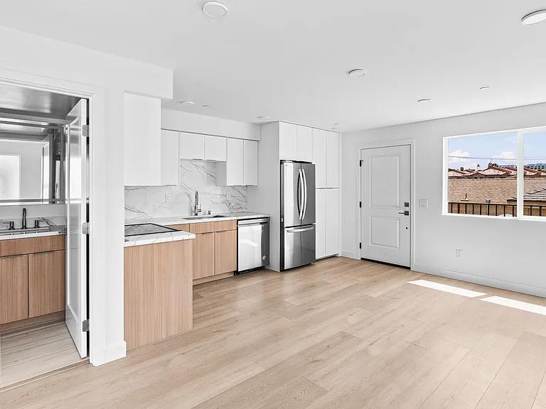 1259 Lincoln Ave — Photo 5